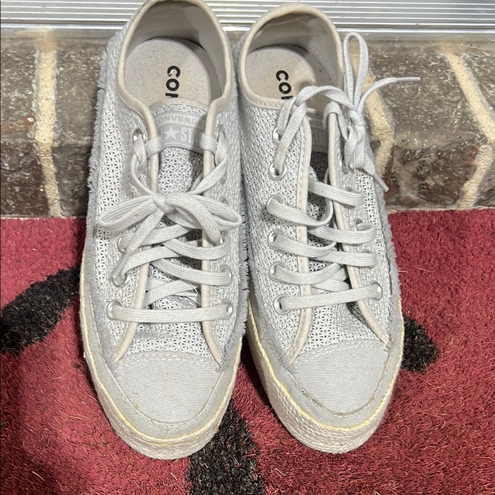 Converse Gray Sneakers Classic Low-Top Design